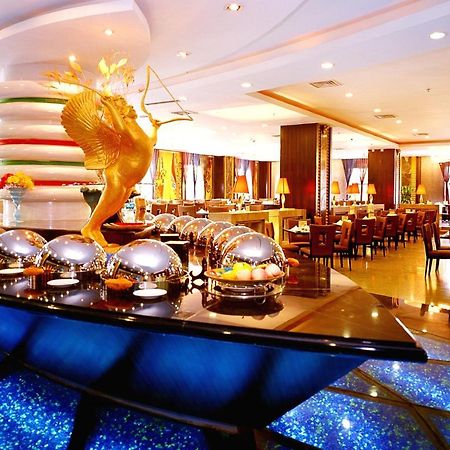 Royal International Hotel Urumqi Buitenkant foto