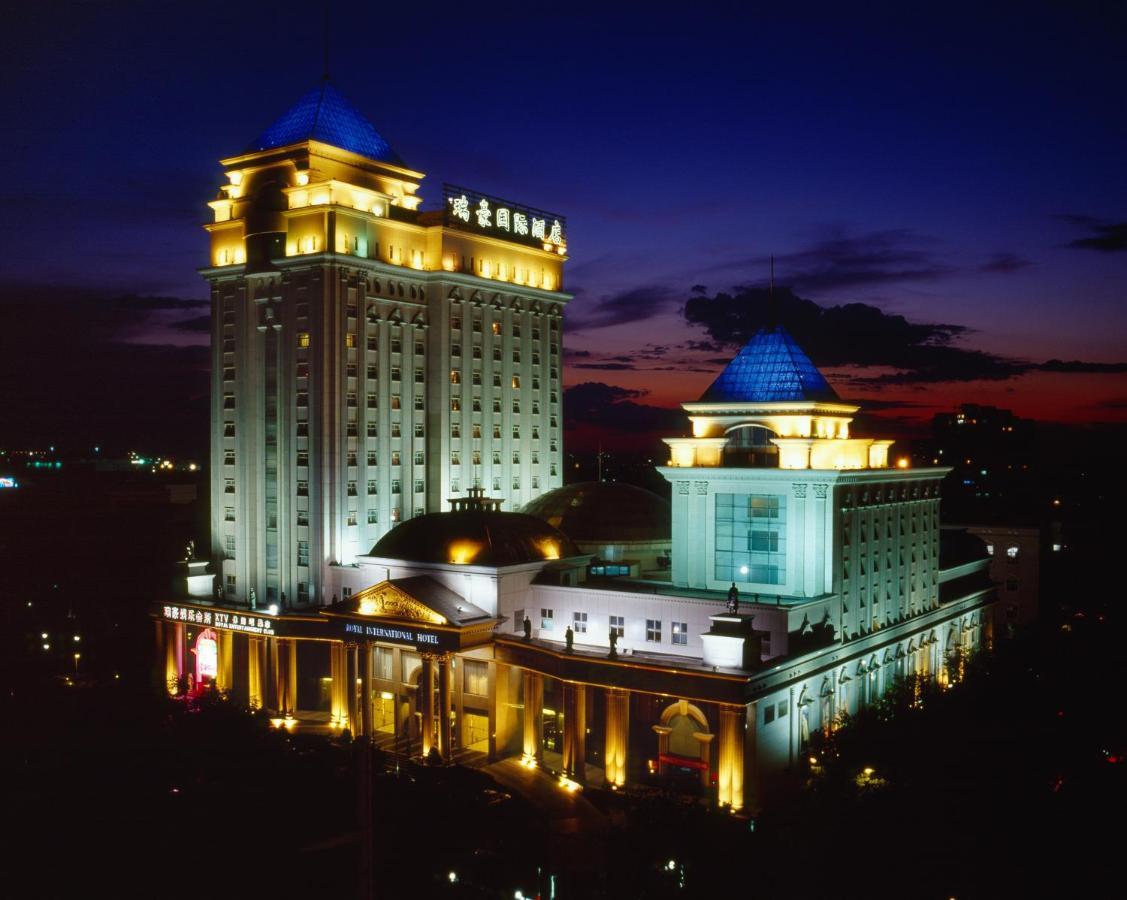 Royal International Hotel Urumqi Buitenkant foto