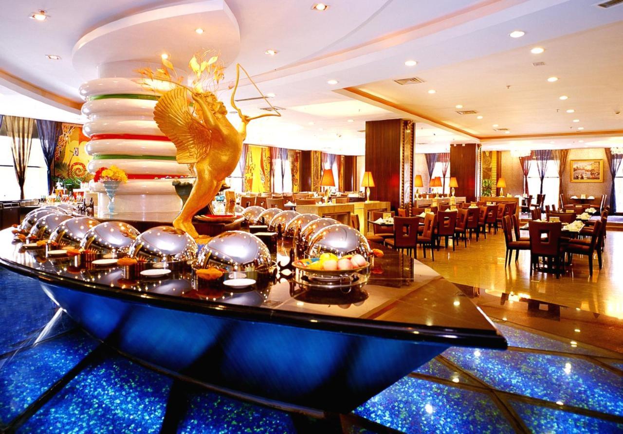 Royal International Hotel Urumqi Buitenkant foto