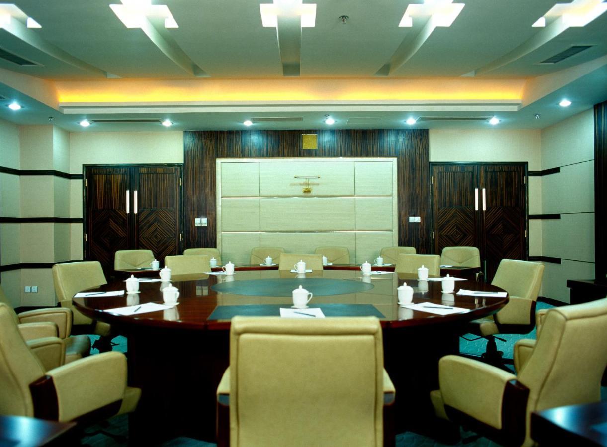 Royal International Hotel Urumqi Buitenkant foto