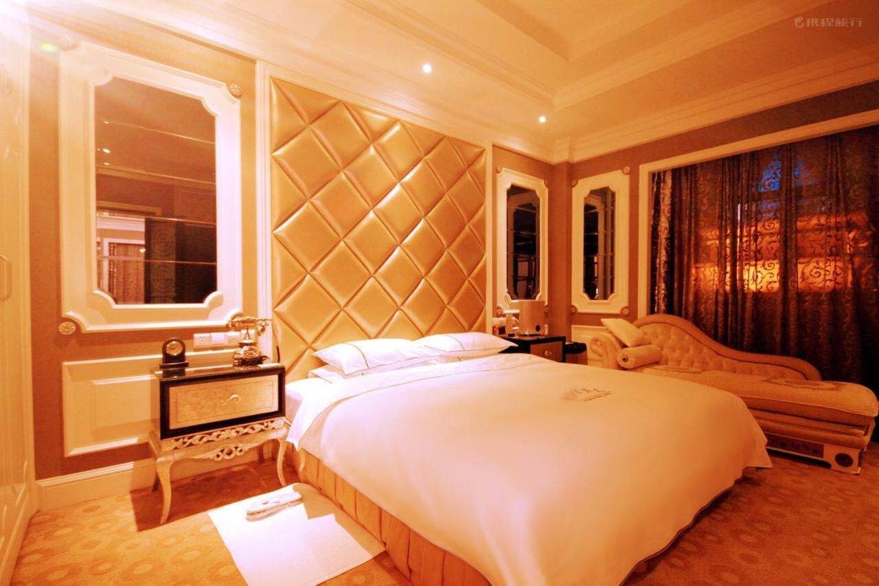 Royal International Hotel Urumqi Buitenkant foto